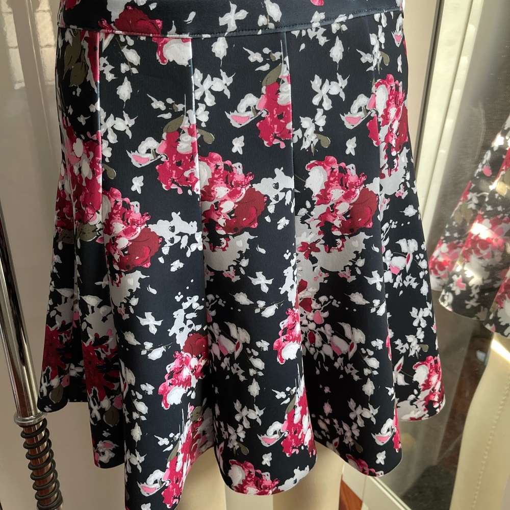 Abercrombie & Fitch Navy Floral Mini Skirt size L